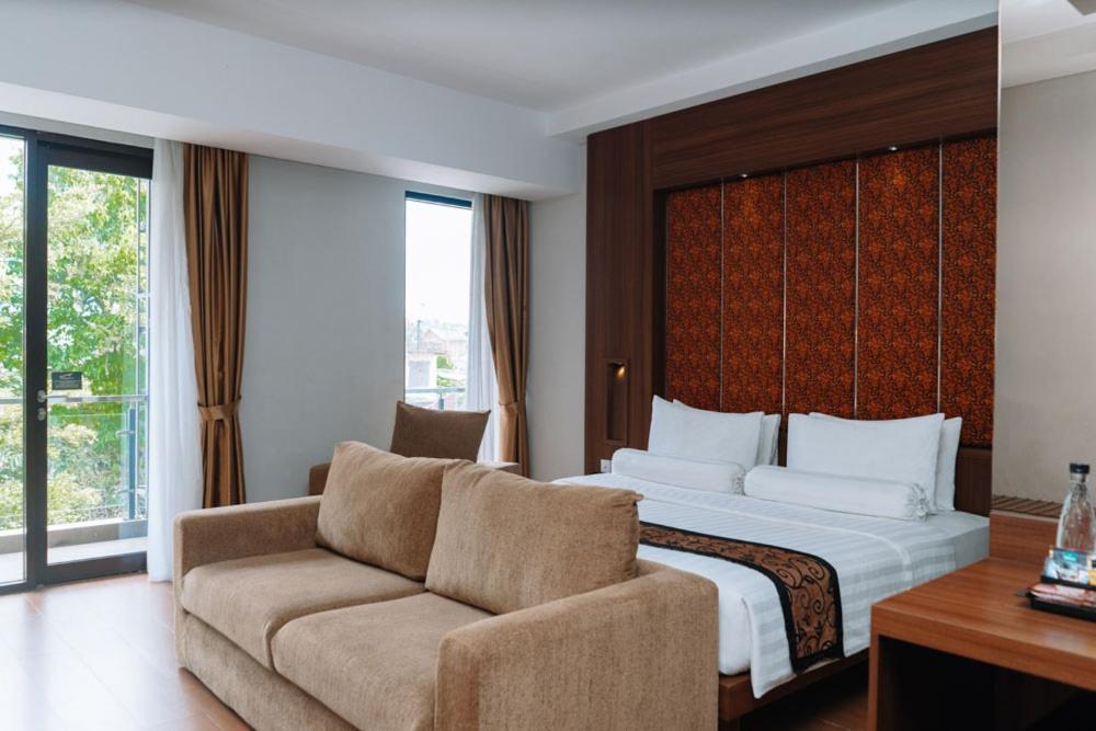 Anugrah Hotel Sukabumi Exterior photo