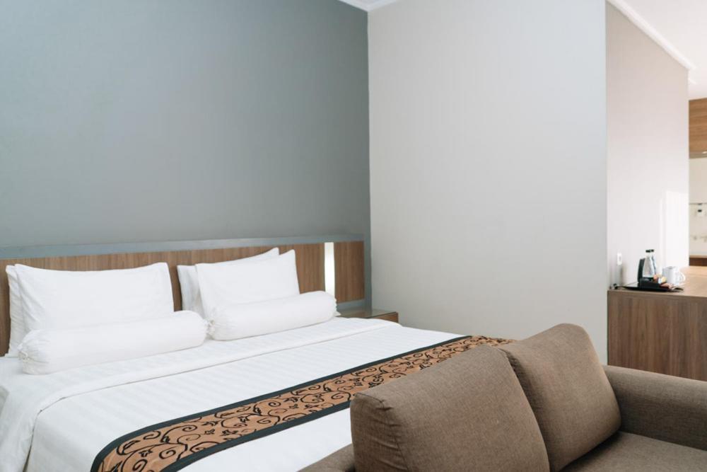 Anugrah Hotel Sukabumi Exterior photo