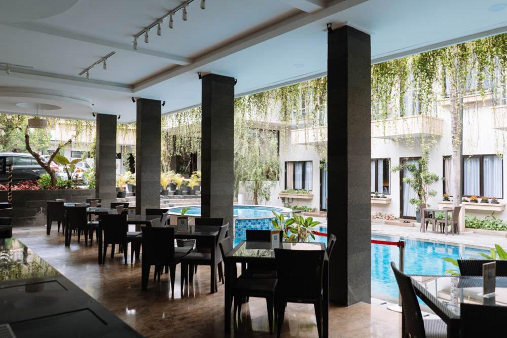 Anugrah Hotel Sukabumi Exterior photo