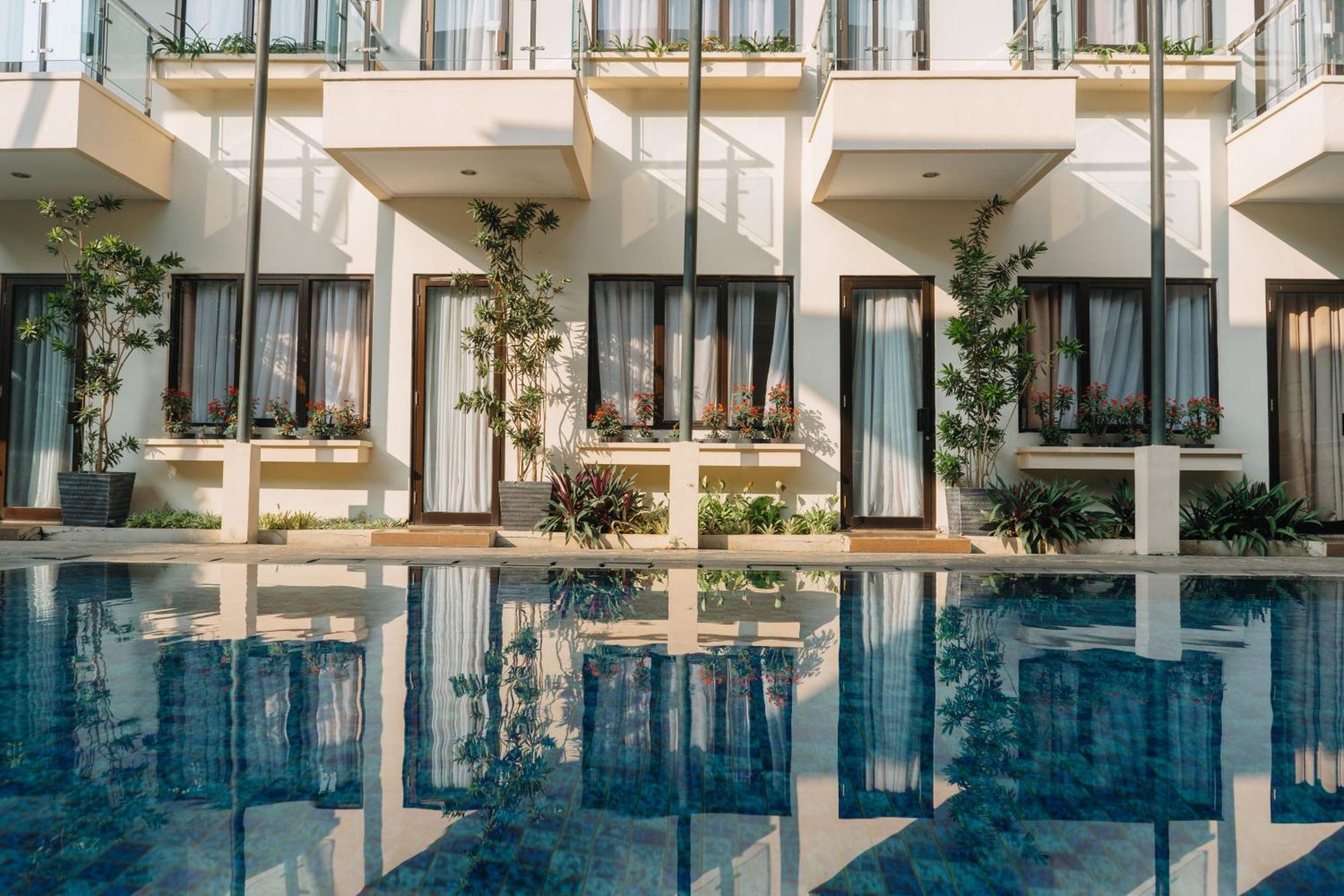 Anugrah Hotel Sukabumi Exterior photo