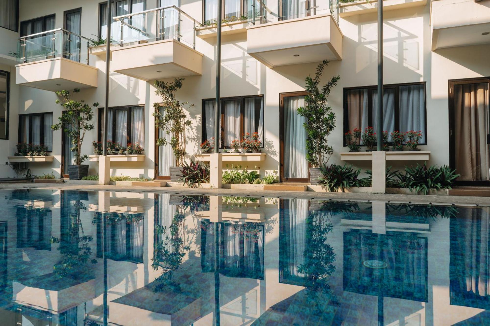 Anugrah Hotel Sukabumi Exterior photo