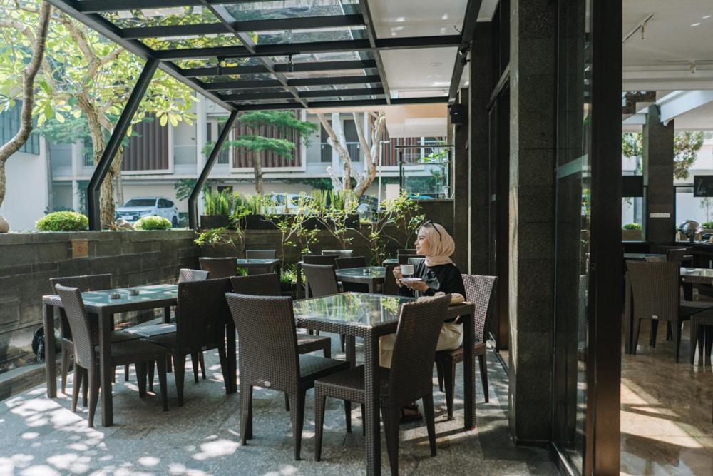 Anugrah Hotel Sukabumi Exterior photo