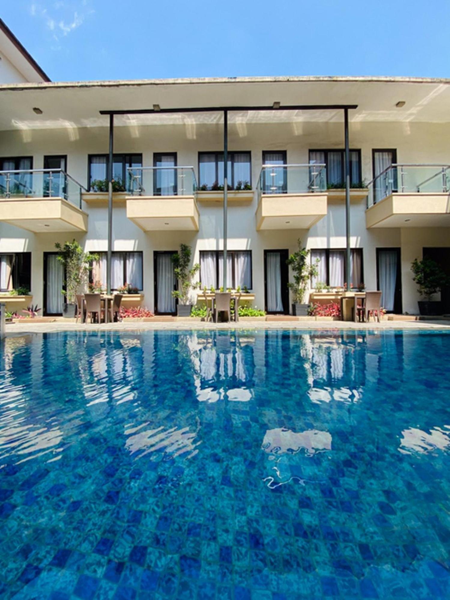 Anugrah Hotel Sukabumi Exterior photo