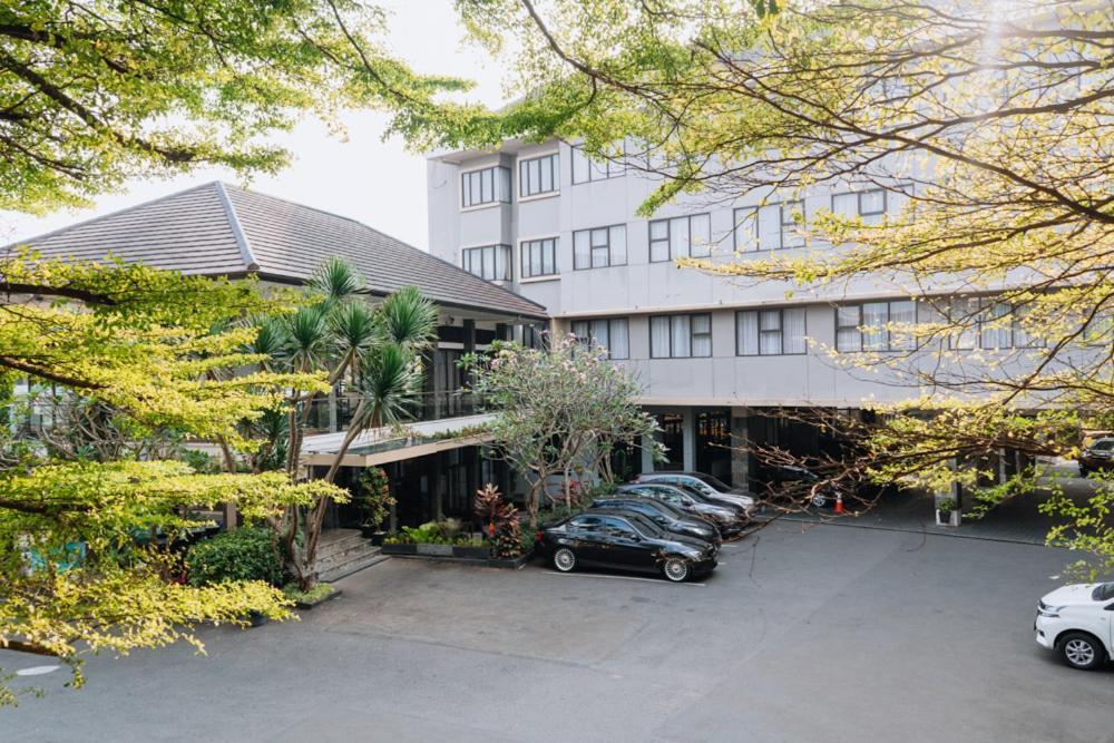 Anugrah Hotel Sukabumi Exterior photo